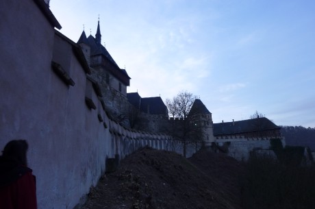 Pohled na hrad od vstupu