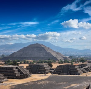 mexiko-pyramida-slunce.jpg