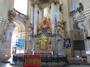 img_1522-kostel-krtiny-oltar.jpg